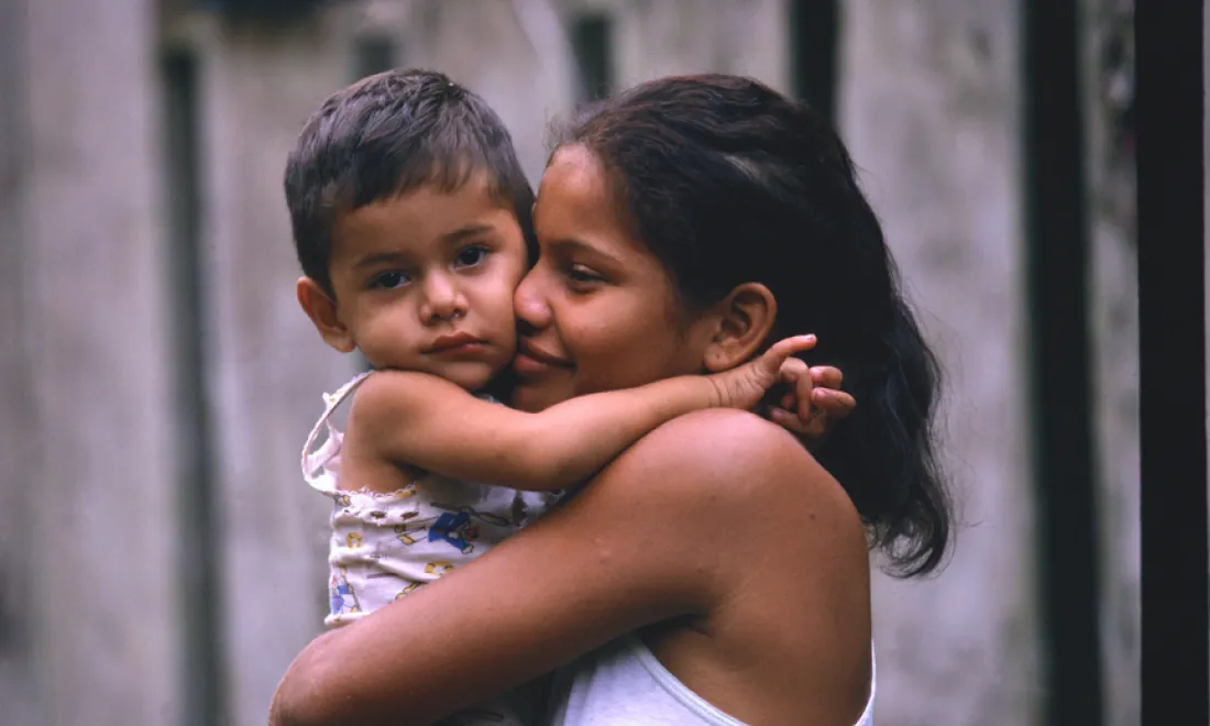 Mother and son, photo credit Julio Pantoja, World Bank