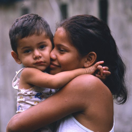 mother and son, credit Julio Pantoja, World Bank