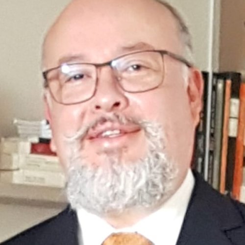 Dr Gustavo Romero