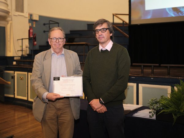 Paul Newton receives Medsci award Prof Gavin Screaton