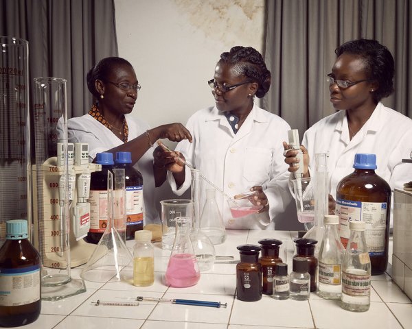 Women in lab
